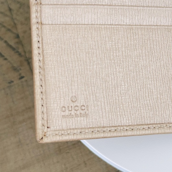 Gucci Lovely Heart Bifold Wallet - Champagne Gold - Picture 9 of 12